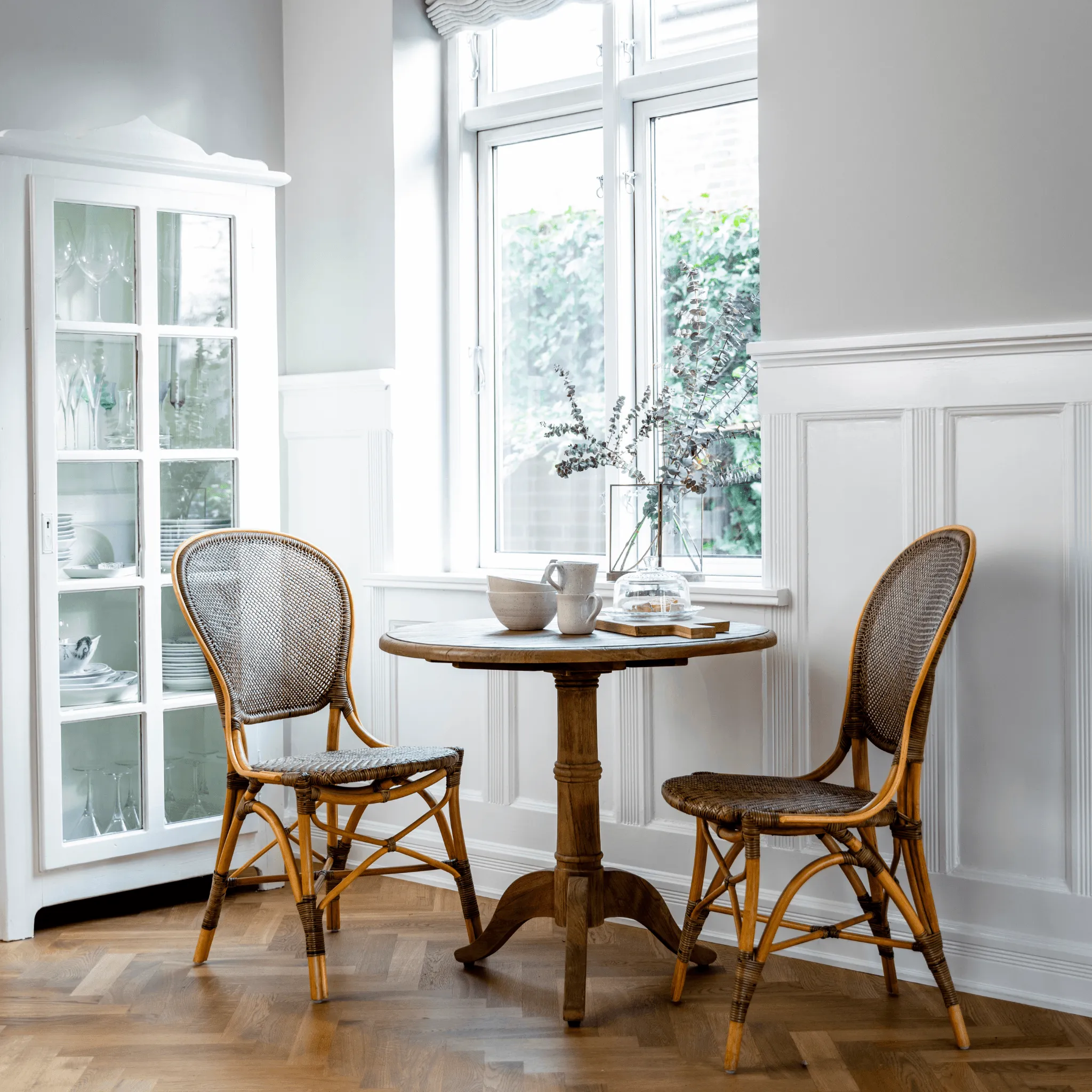 32" Round Teak Dining Table