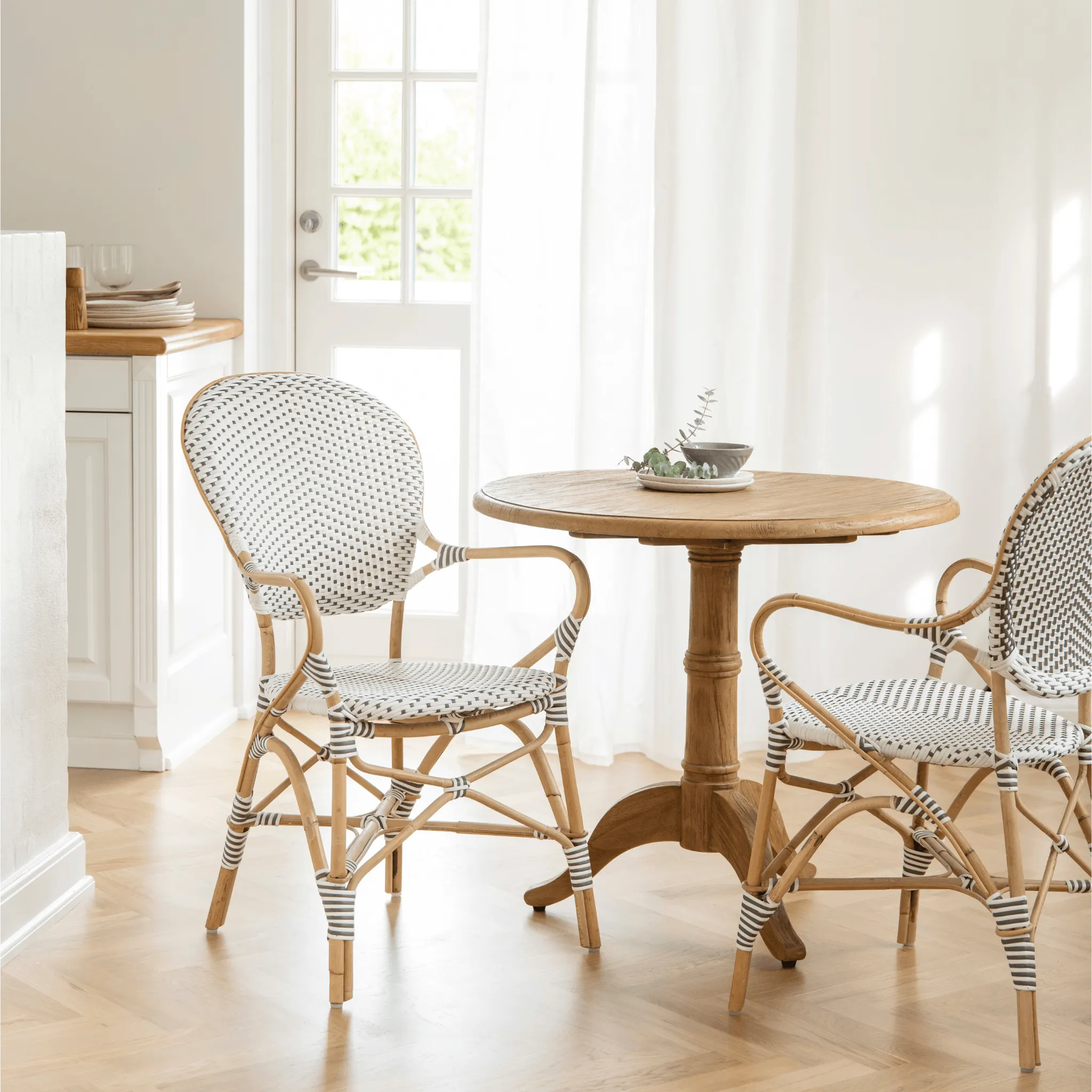 32" Round Teak Dining Table