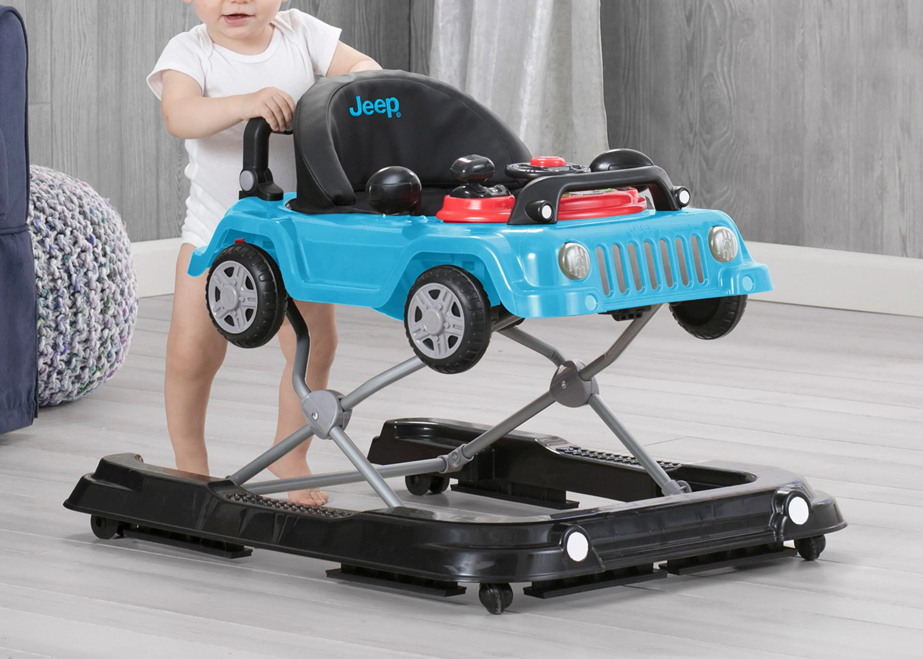 Jeep® Classic Wrangler 3-in-1 Grow With Me Walker